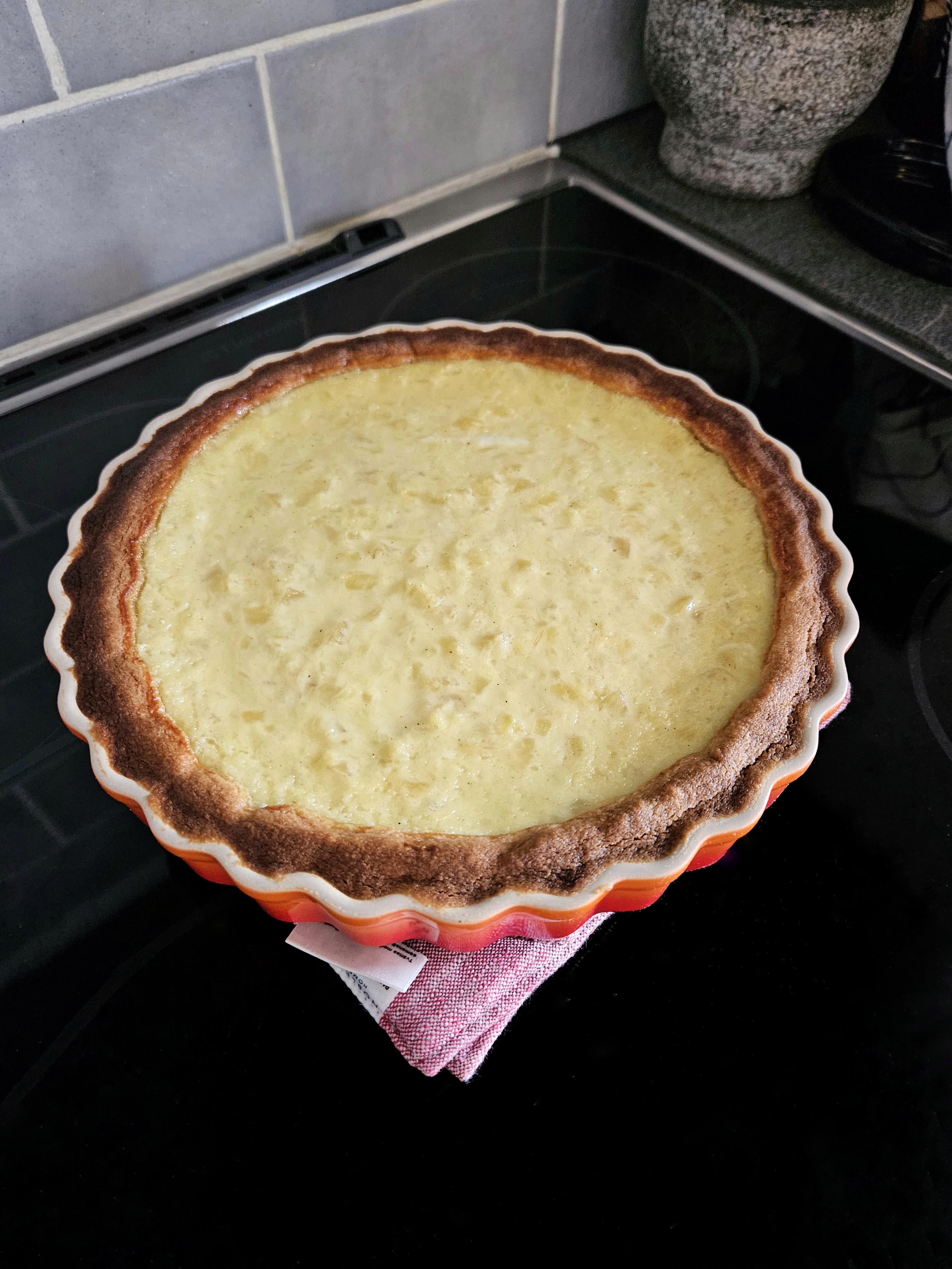 Pineapple crumble pie