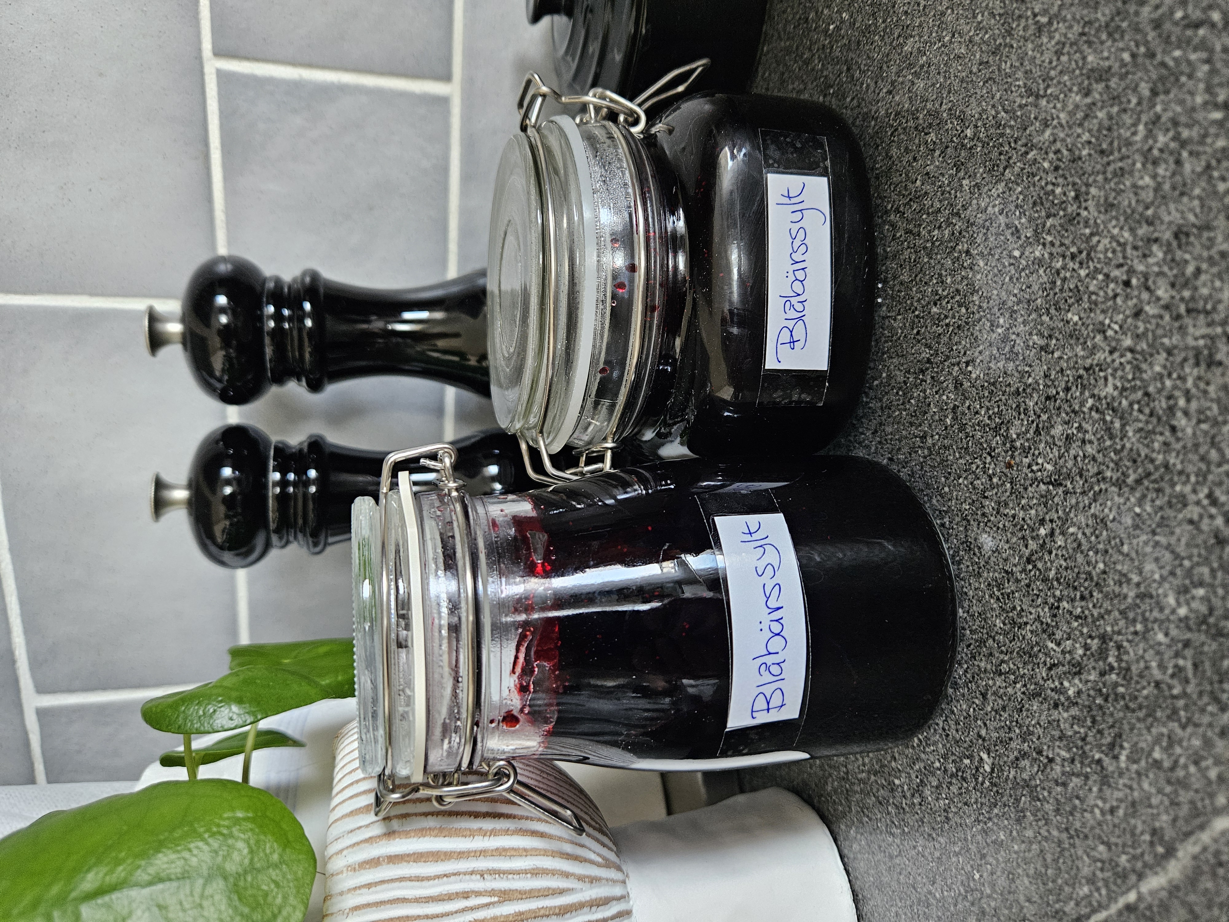 Bilberry vanilla jam